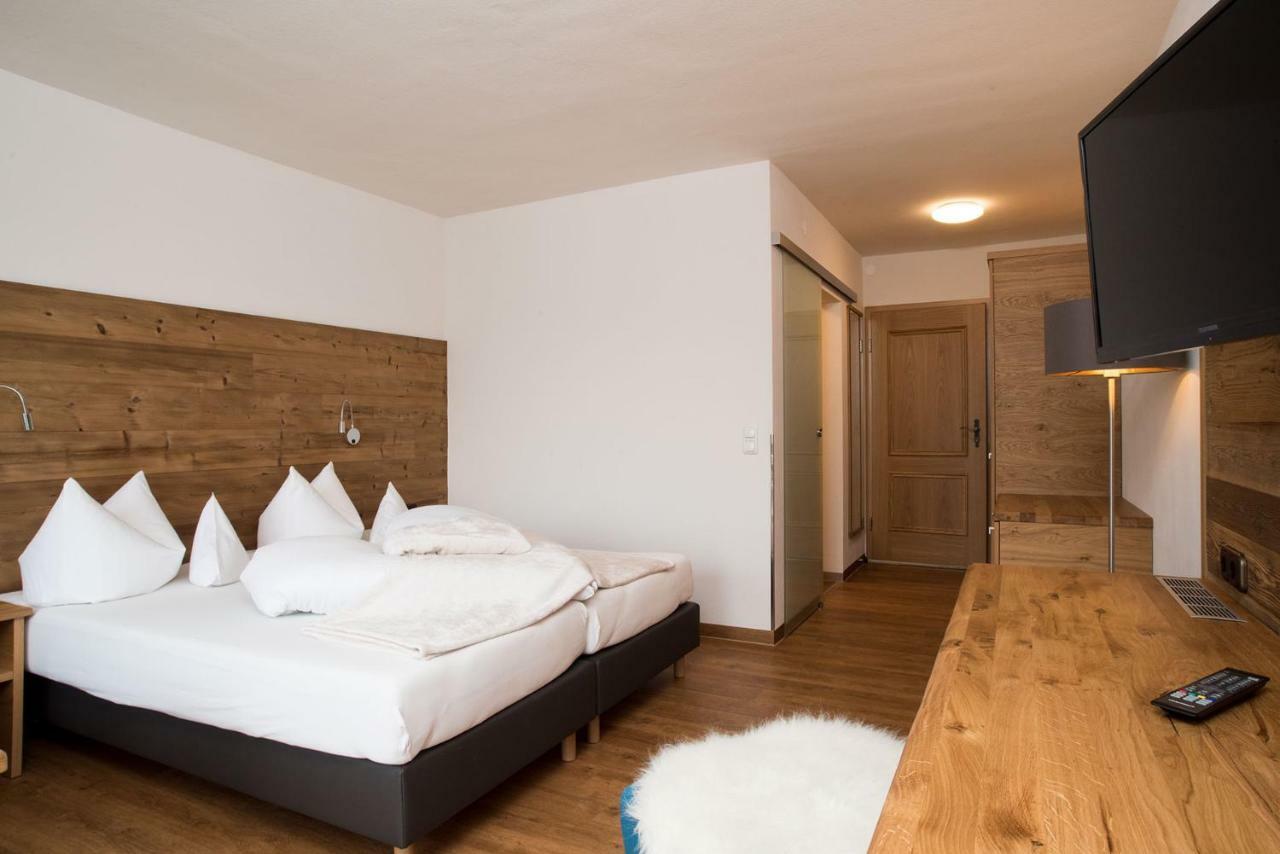 Gaestehaus Wildbach Mittelberg Esterno foto